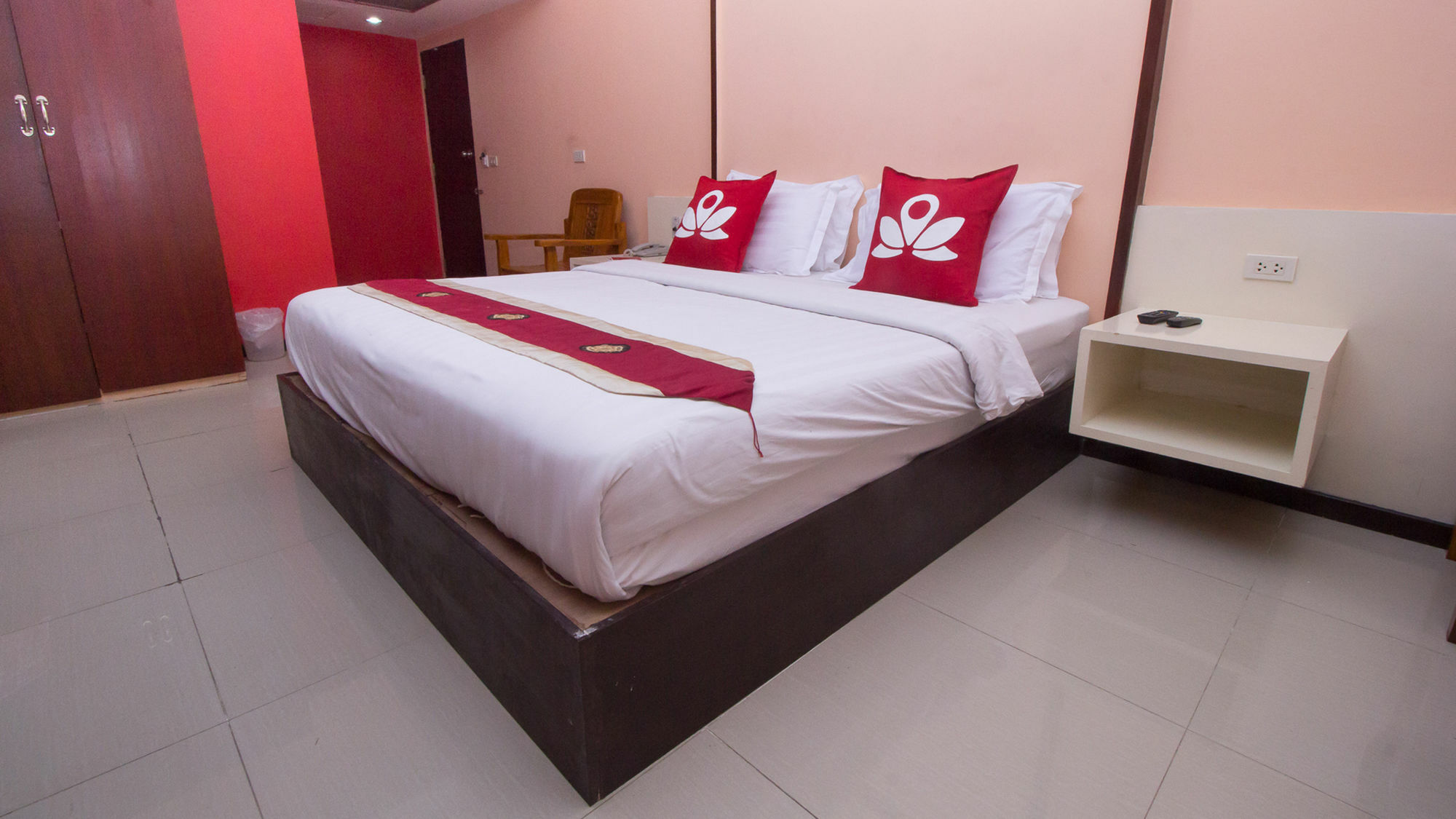 Zen Surasak 1 Hotel